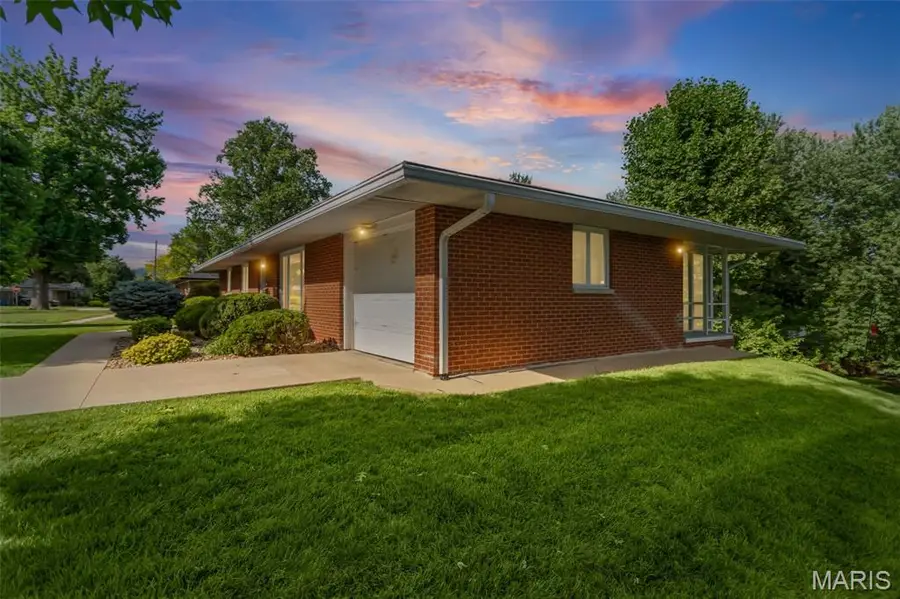 4 Chapel Court, Collinsville, IL 62234 - #3