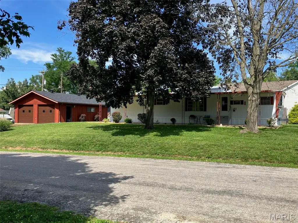 291 Fairfax Street, Carlyle, IL 62231 - #1