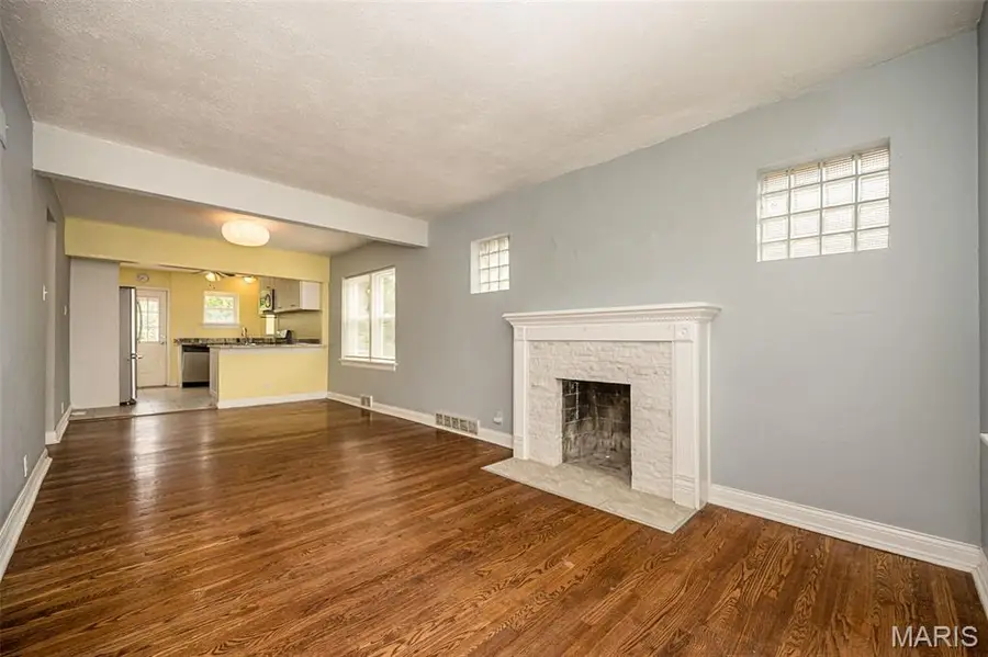 1510 Collins Avenue, Richmond Heights, MO 63117 - #3