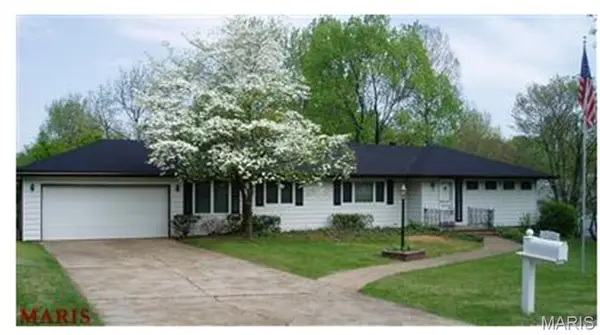 10514 Green Slope Drive, St Louis, MO 63136