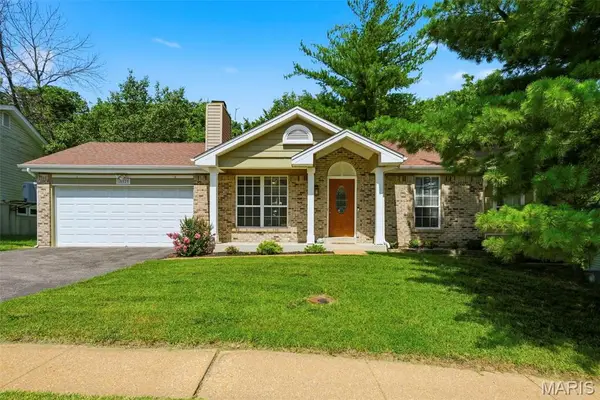 16129 Castlerea Boulevard, Ellisville, MO 63021