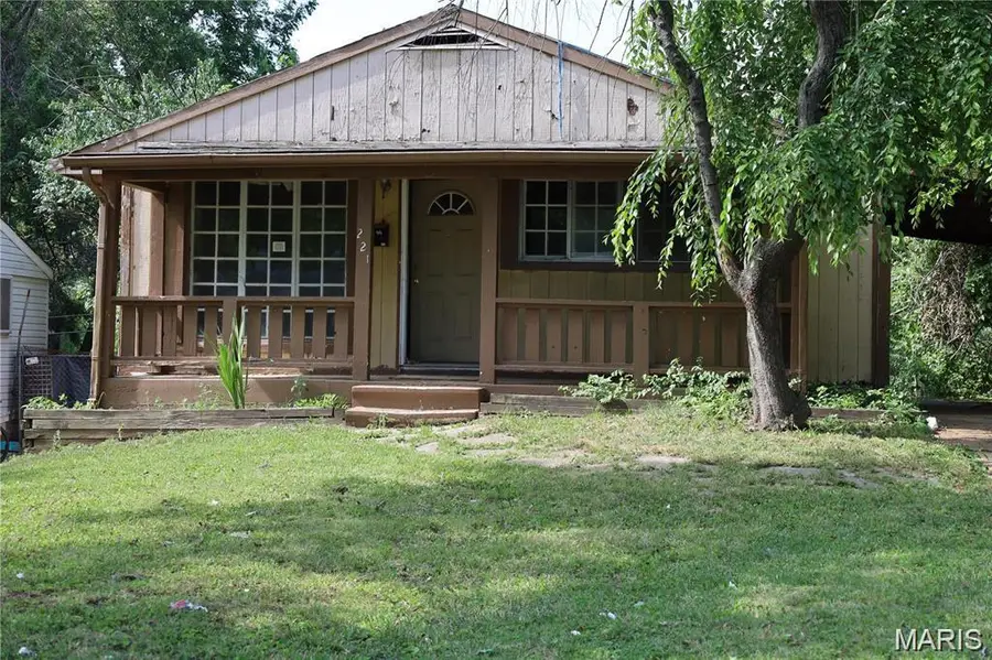 221 Roderick Drive, Saint Louis, MO 63137 - #3