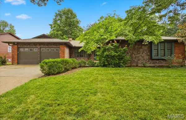 934 La Bonne Parkway, Manchester, MO 63021