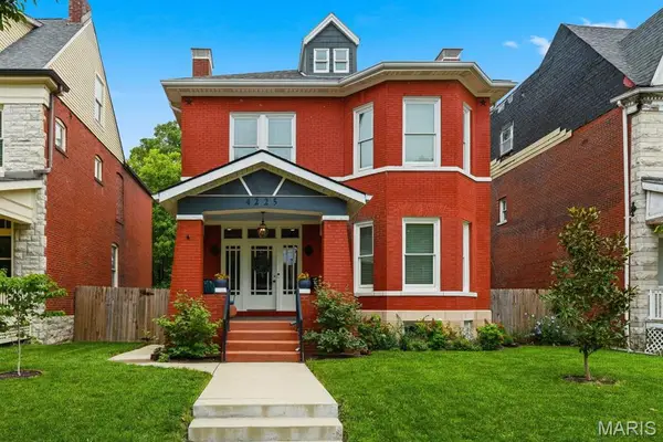4225 Maryland Avenue, St Louis, MO 63108
