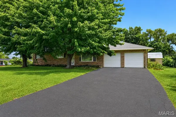 7 Wayne Street, St Charles, MO 63301