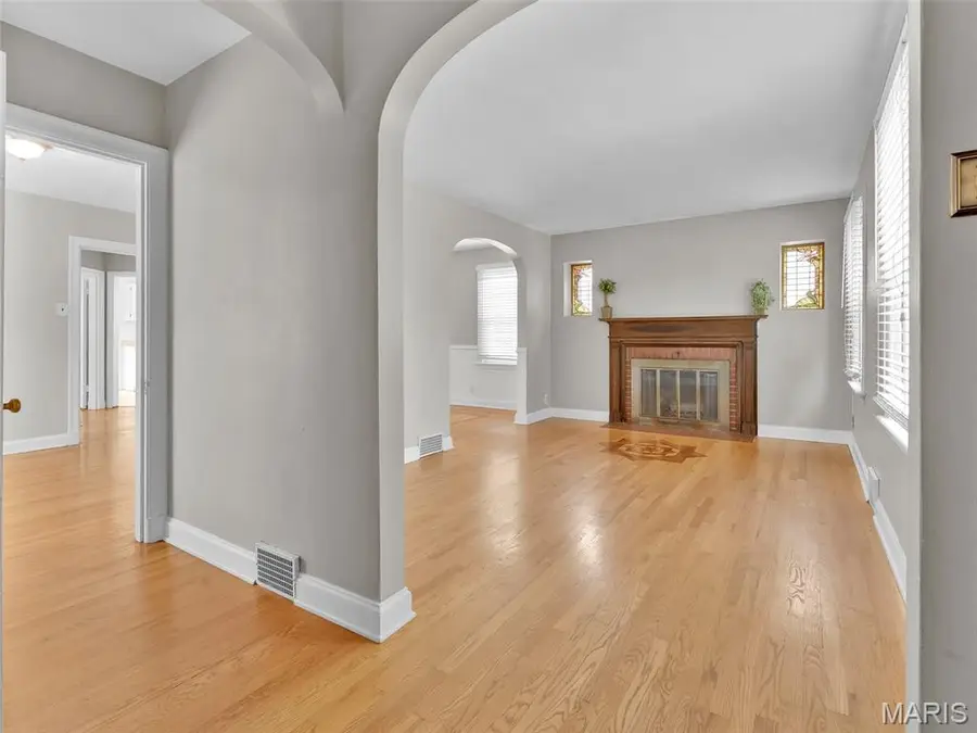 6300 Potomac Street, Saint Louis, MO 63139 - #2