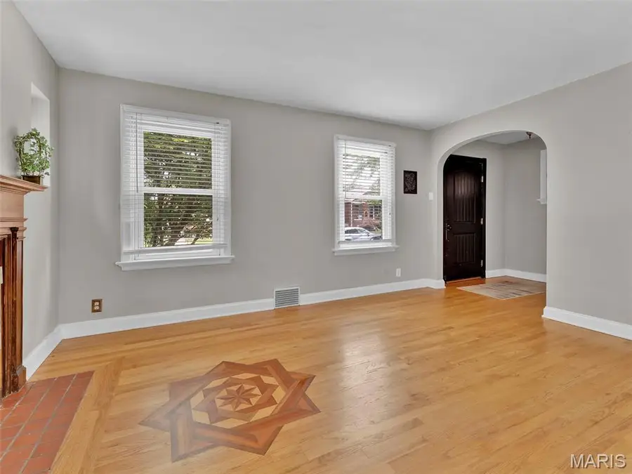 6300 Potomac Street, Saint Louis, MO 63139 - #3