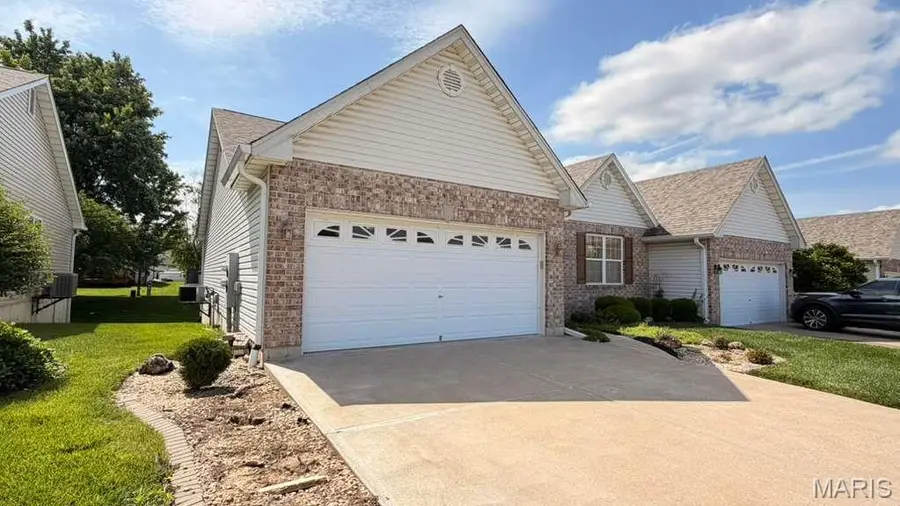 1129 Piepers Glen Lane #8A, Ofallon, MO 63366 - #2