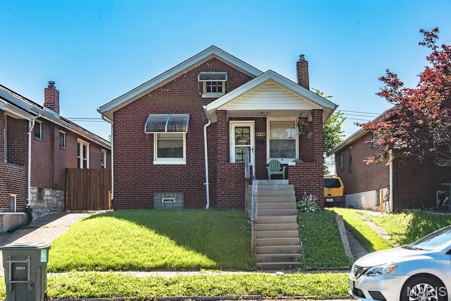 5930 Wanda Avenue, Saint Louis, MO 63116 - #2