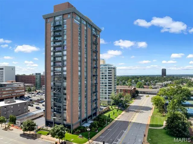 200 S Brentwood Boulevard S #14C, Clayton, MO 63105 - #1