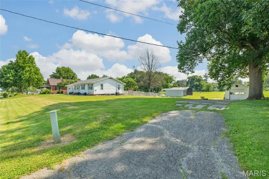 917 Sumner Street, Jerseyville, IL 62052 - #3