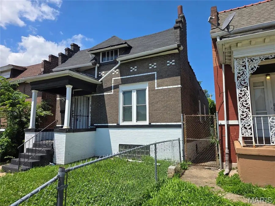 1403 Walton Avenue, Saint Louis, MO 63113 - #2