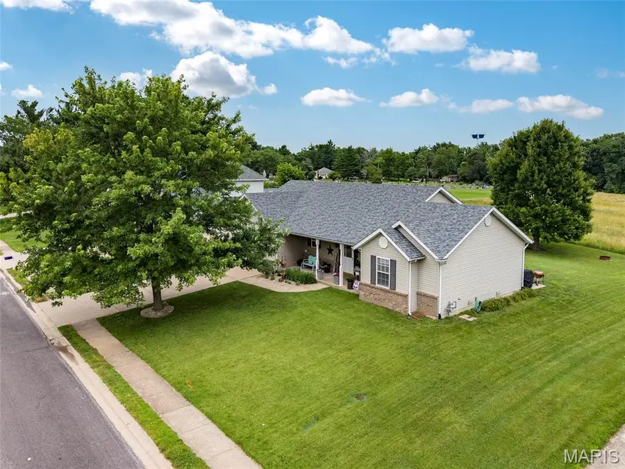 510 Creekside Drive, Troy, IL 62294 - #2