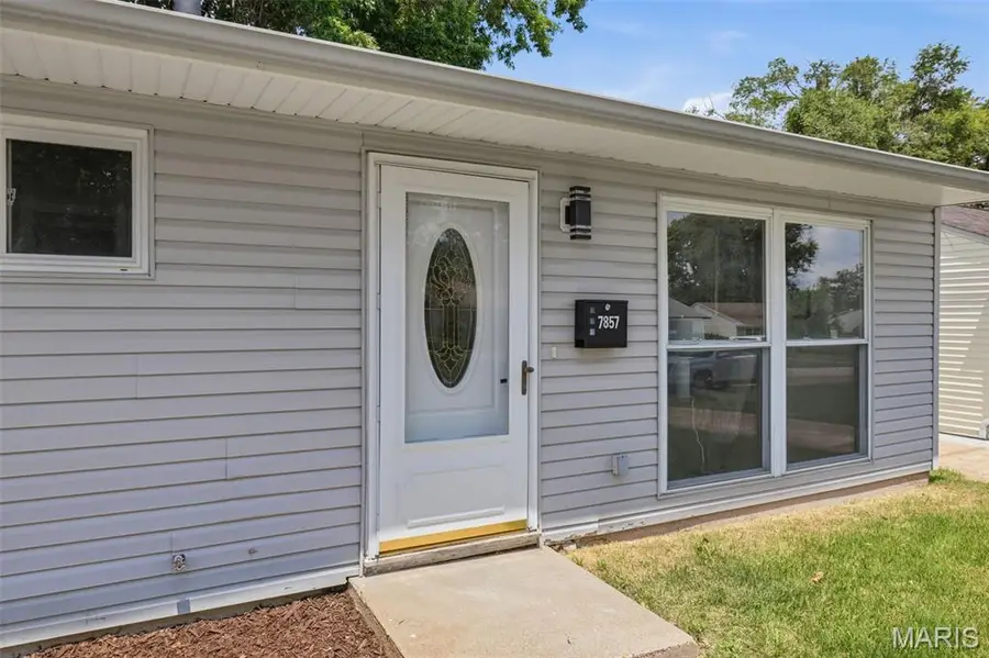 7857 Wanda Avenue, Saint Louis, MO 63123 - #2