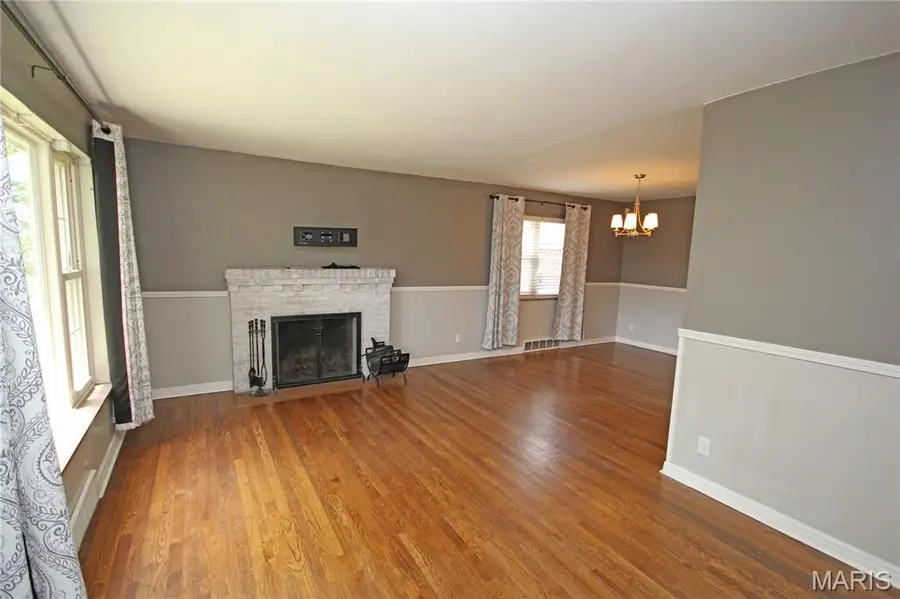 5477 Oleatha Avenue, Saint Louis, MO 63139 - #3