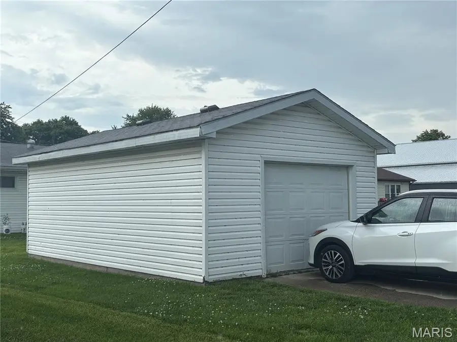 424 N 5th Street, Breese, IL 62230 - #2