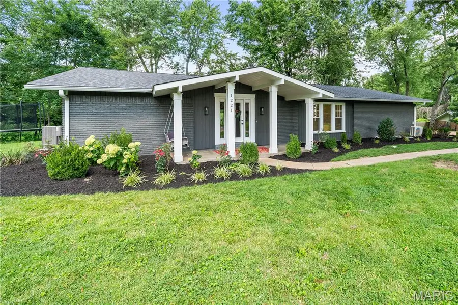 1221 Warson Pines Drive, Saint Louis, MO 63132 - #2