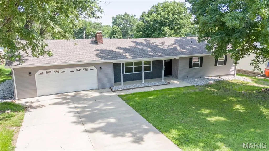 1319 W Jefferson Street, Vandalia, IL 62471 - #1