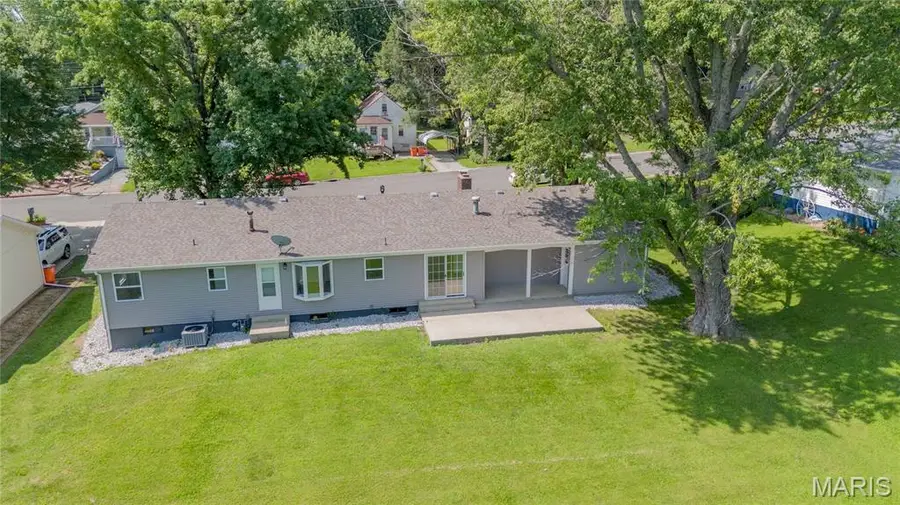 1319 W Jefferson Street, Vandalia, IL 62471 - #2