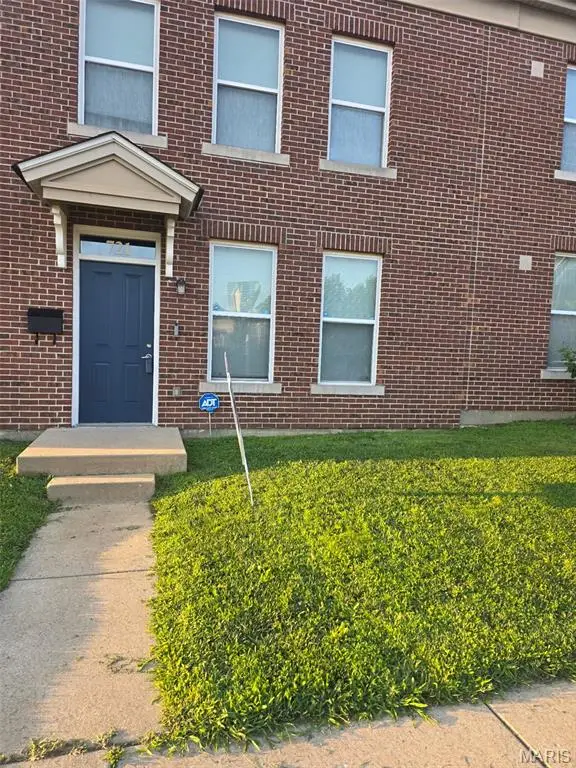 721 Dickson Street, St Louis, MO 63106