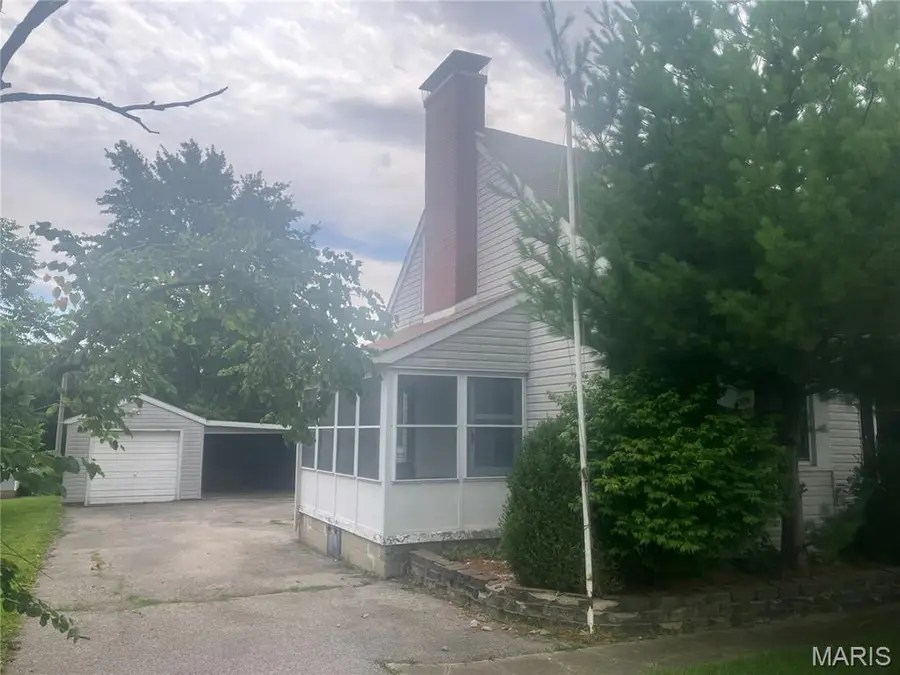 512 W Legion Avenue, Columbia, IL 62236 - #3