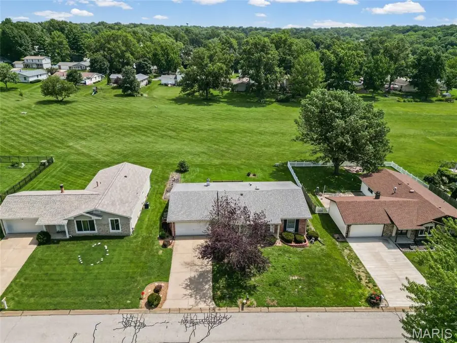 21 Newberry Drive, Saint Peters, MO 63376 - #3