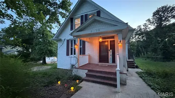 2703 Summit Avenue, Overland, MO 63114