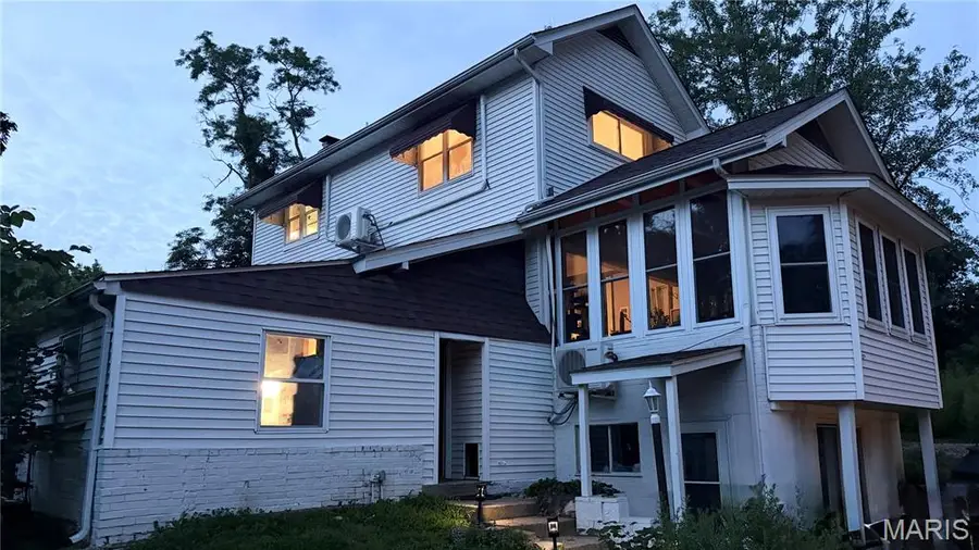 2703 Summit Avenue, Overland, MO 63114 - #2