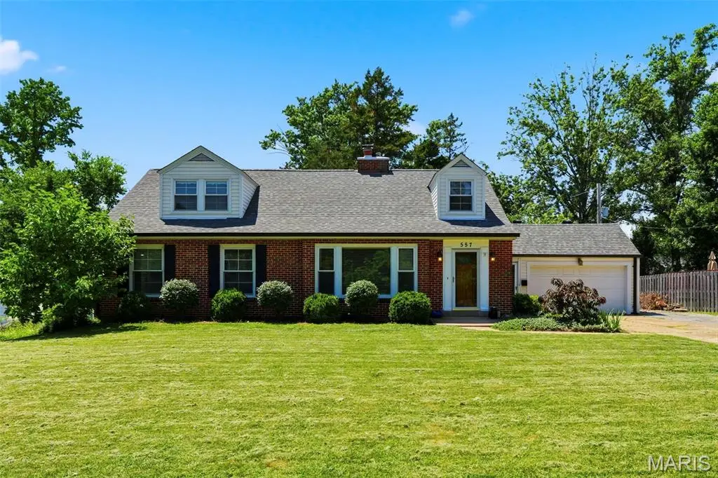 557 N Woodlawn Avenue, Kirkwood, MO 63122 - #1