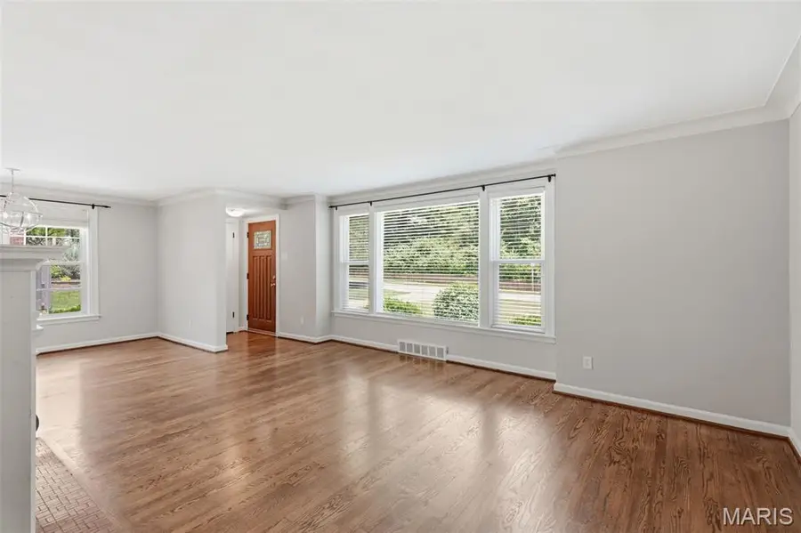 557 N Woodlawn Avenue, Kirkwood, MO 63122 - #2