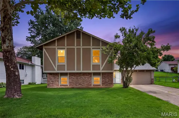1719 Foxglove Drive, St Charles, MO 63303