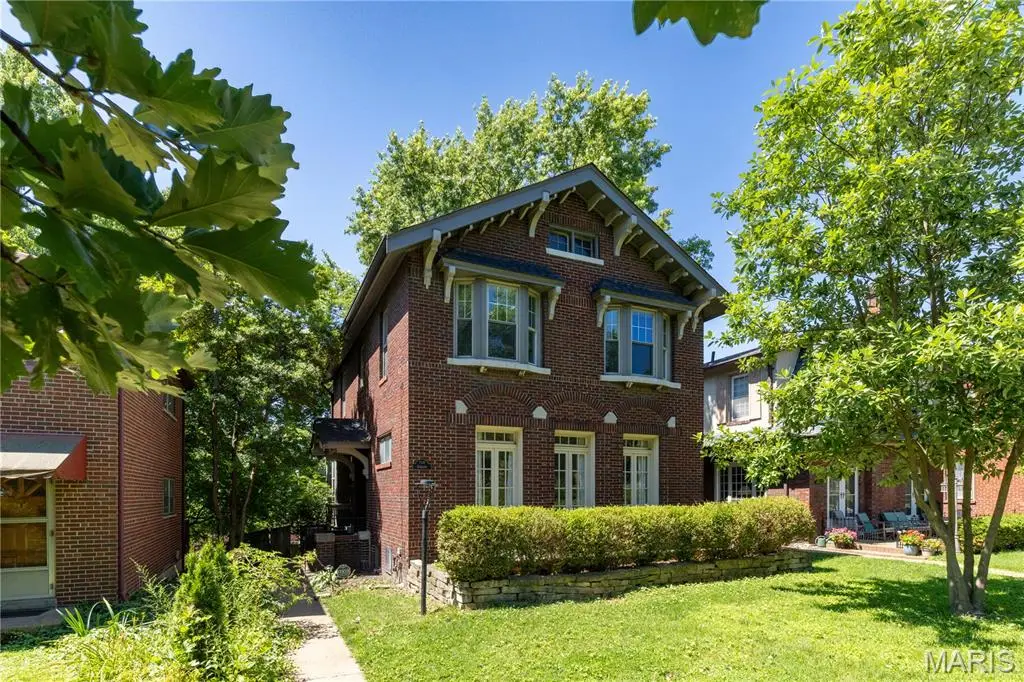 7118 Pershing Avenue, Saint Louis, MO 63130 - #1