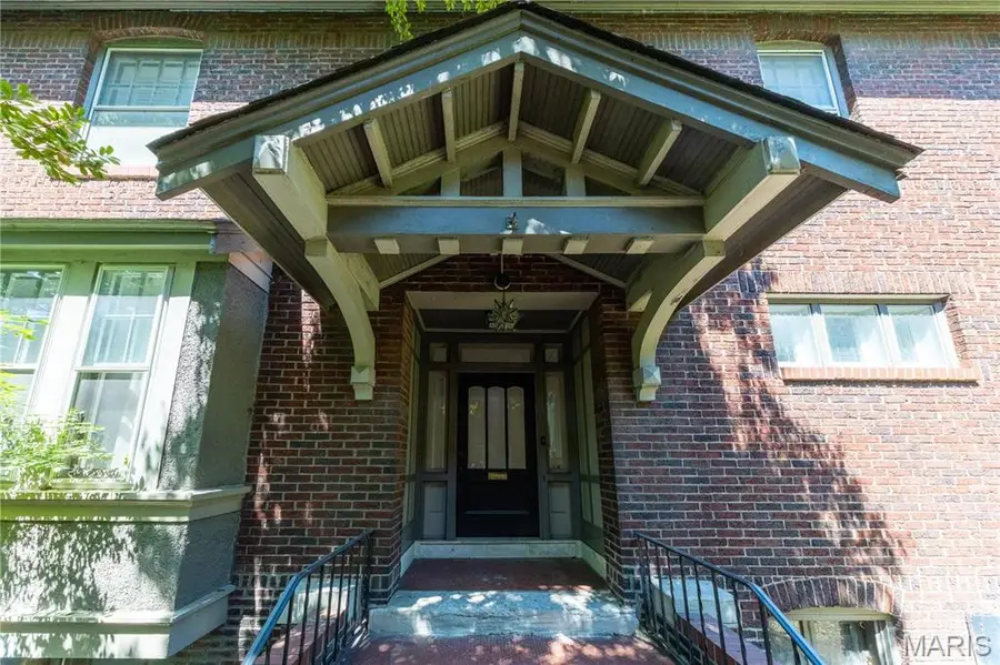 7118 Pershing Avenue, Saint Louis, MO 63130 - #3