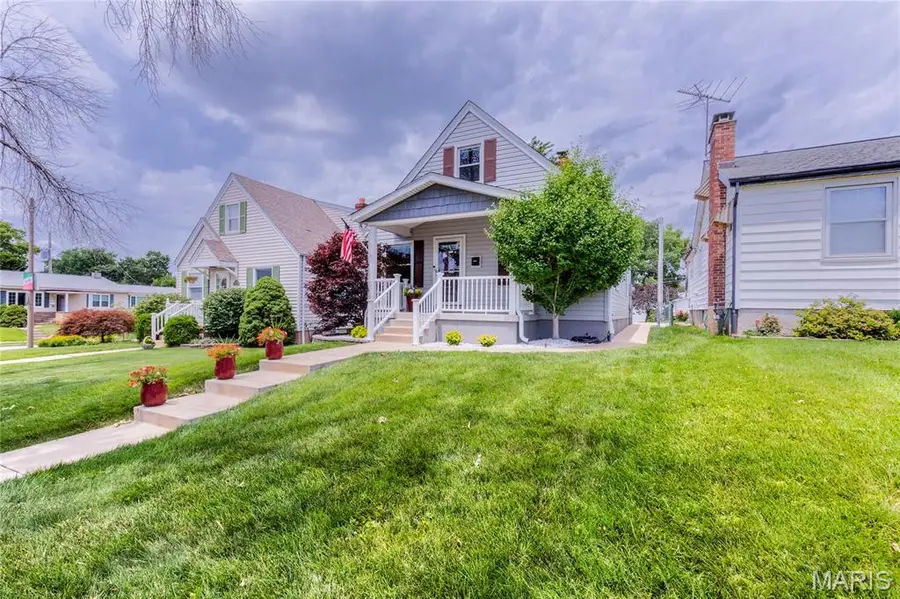 5539 Daggett Avenue, Saint Louis, MO 63110 - #2