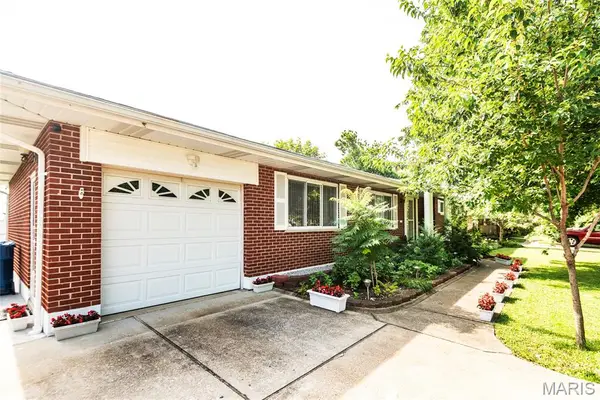 9904 Markhall Lane, St Louis, MO 63123