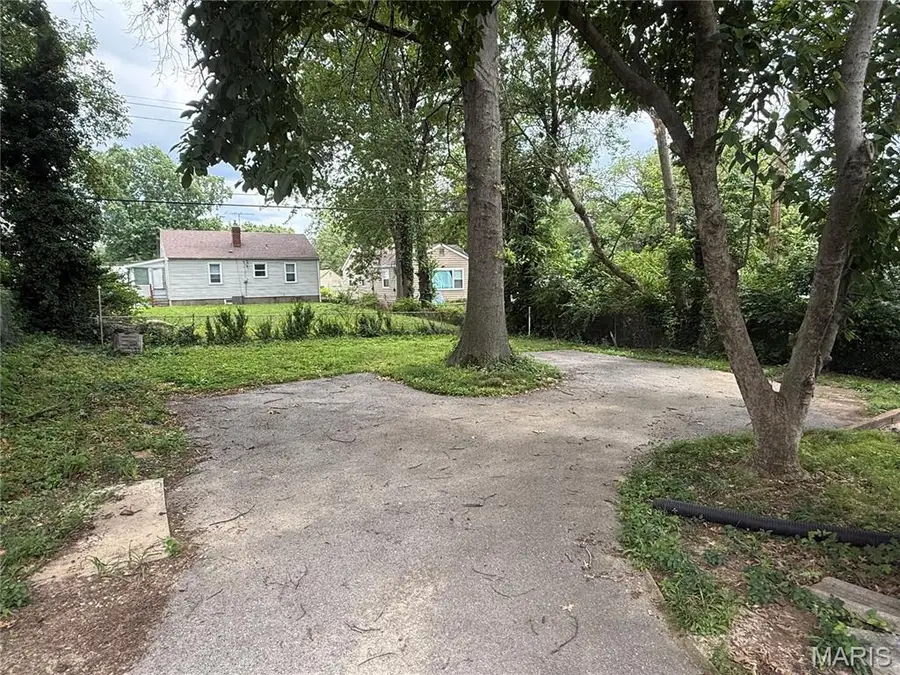 5604 Sunbury Avenue, Country Club Hills, MO 63136 - #3