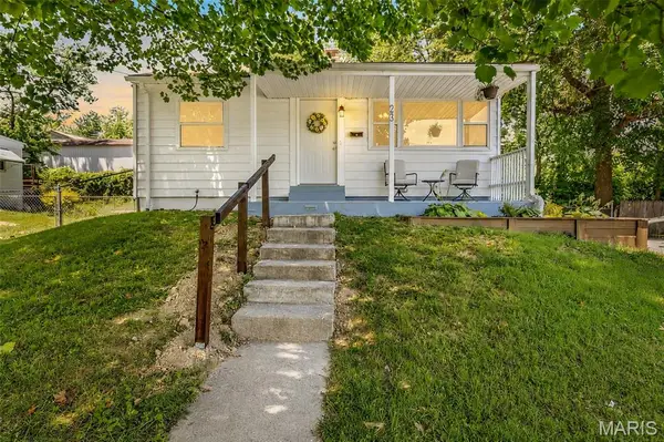 245 Commerce Avenue, Kirkwood, MO 63122