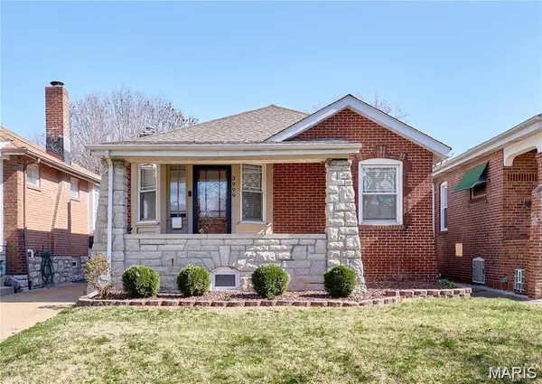 3999 Dover Place, St Louis, MO 63116