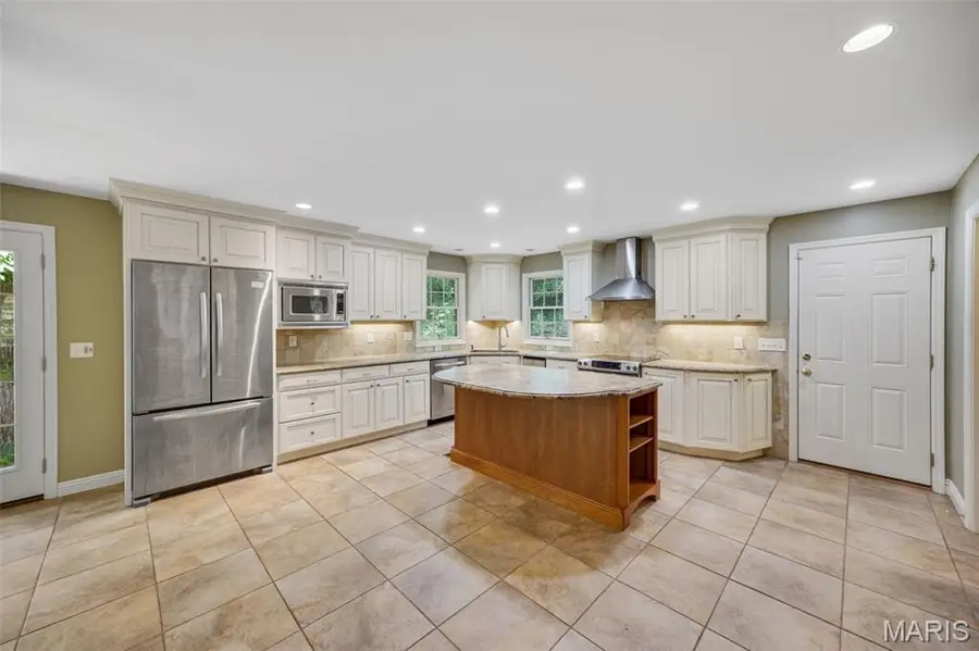 12819 Huntercreek Road, Des Peres, MO 63131 - #3