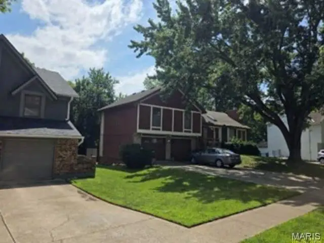 601 SE Brentwood Drive, Lees Summit, MO 64063 - #2