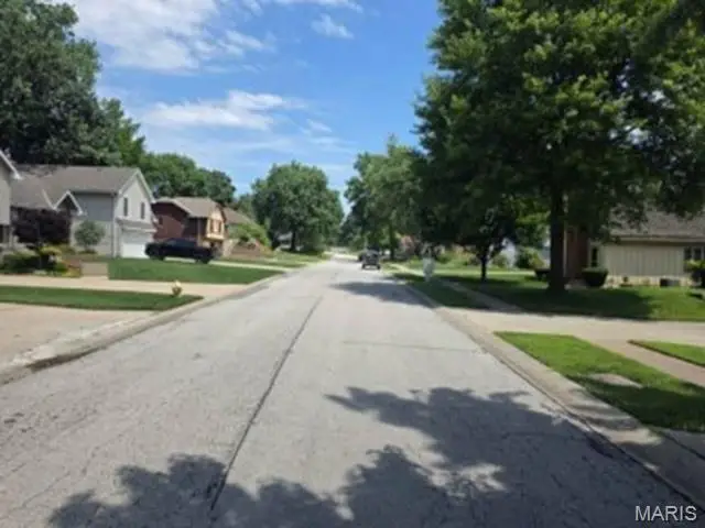 601 SE Brentwood Drive, Lees Summit, MO 64063 - #3