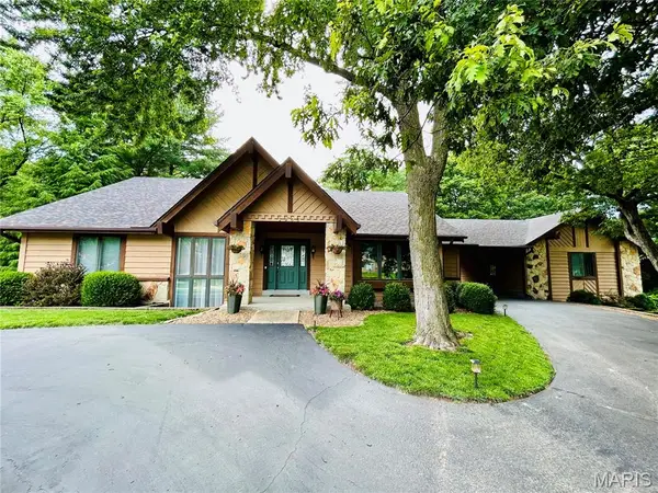 2965 Kandahar Drive, St Charles, MO 63303