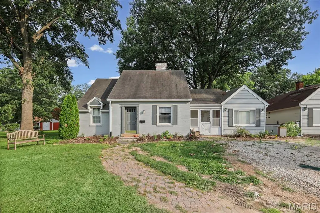 308 Carlyle Avenue, Belleville, IL 62221 - #1