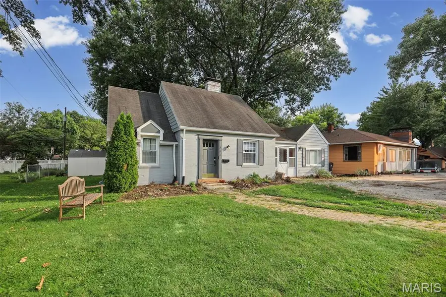 308 Carlyle Avenue, Belleville, IL 62221 - #2