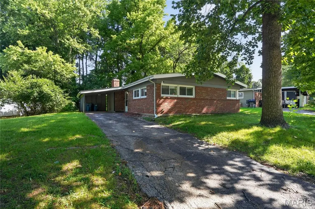 8313 Pepperidge Drive, Berkeley, MO 63134 - #1