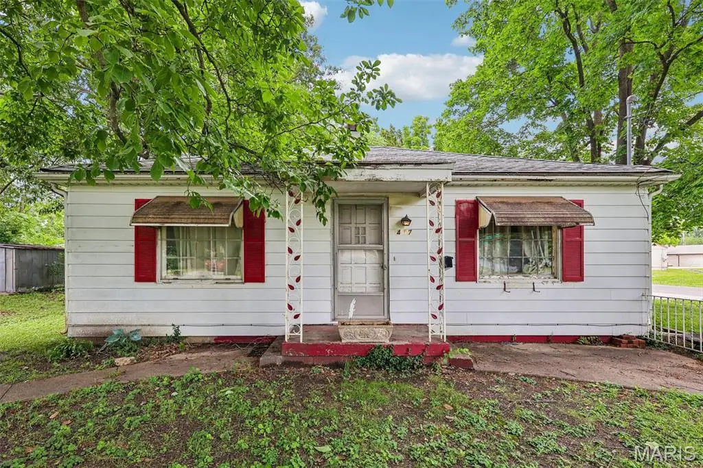 417 E Saint John Street, Litchfield, IL 62056 - #1