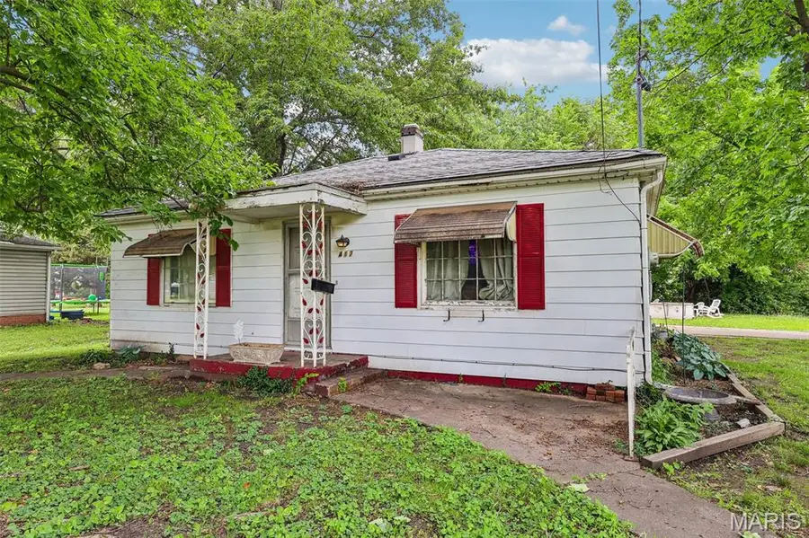 417 E Saint John Street, Litchfield, IL 62056 - #2