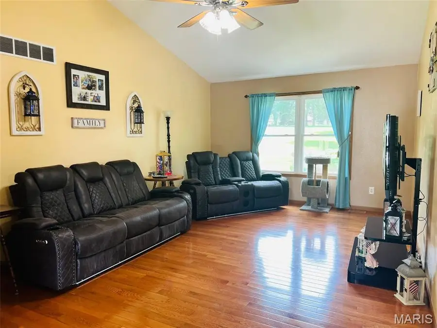1408 Rosewood Terrace, Macon, MO 63552 - #3
