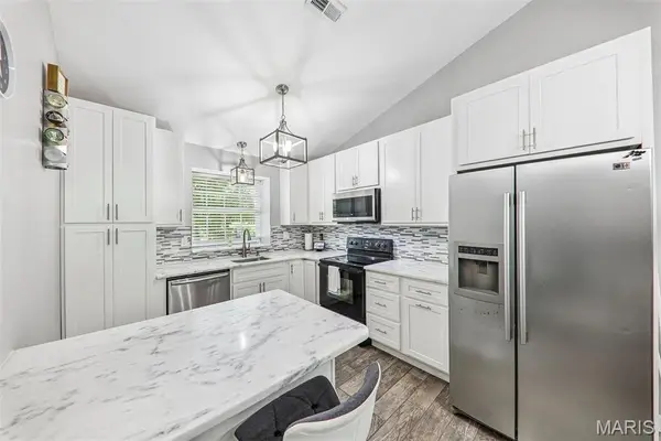 12948 Autumn View Drive, St Louis, MO 63146