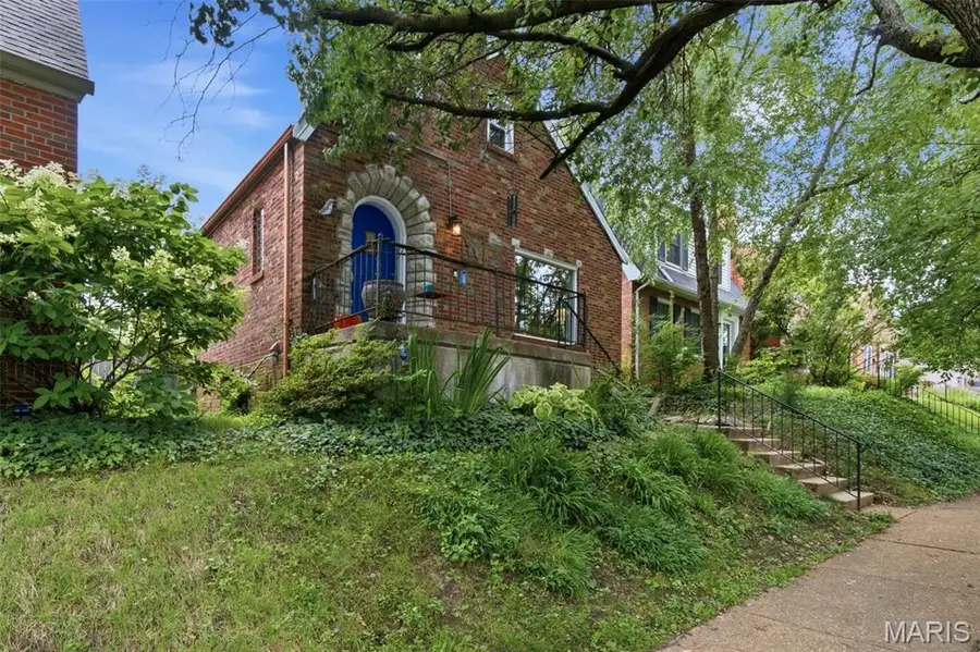 6528 Pernod Avenue, Saint Louis, MO 63139 - #2